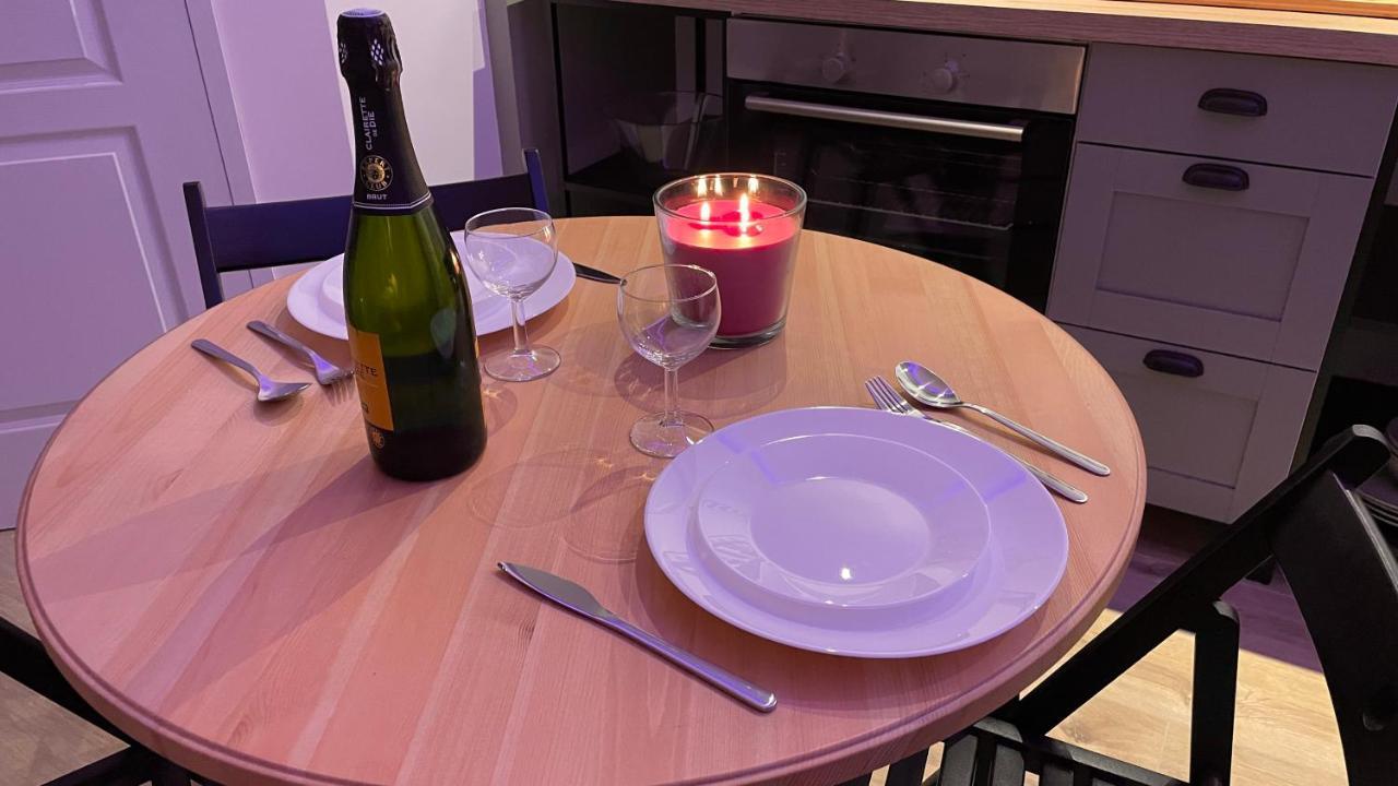 Mille Et Une Nuit, Appartement Classe 3 Etoiles En Rdc Avec Exterieur Et Parking Dole Luaran gambar